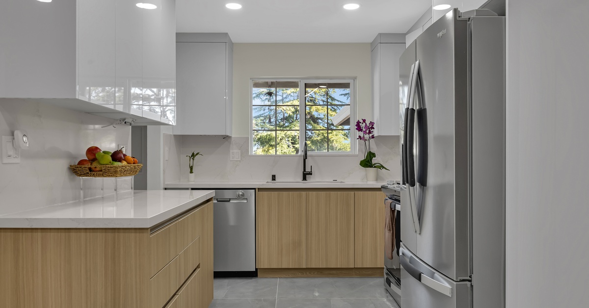 The Pros and Cons of Custom Kitchen Cabinets