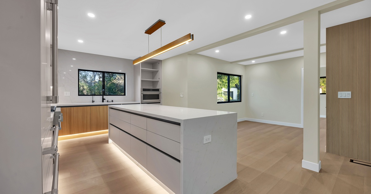 The Pros and Cons of Custom Kitchen Cabinets